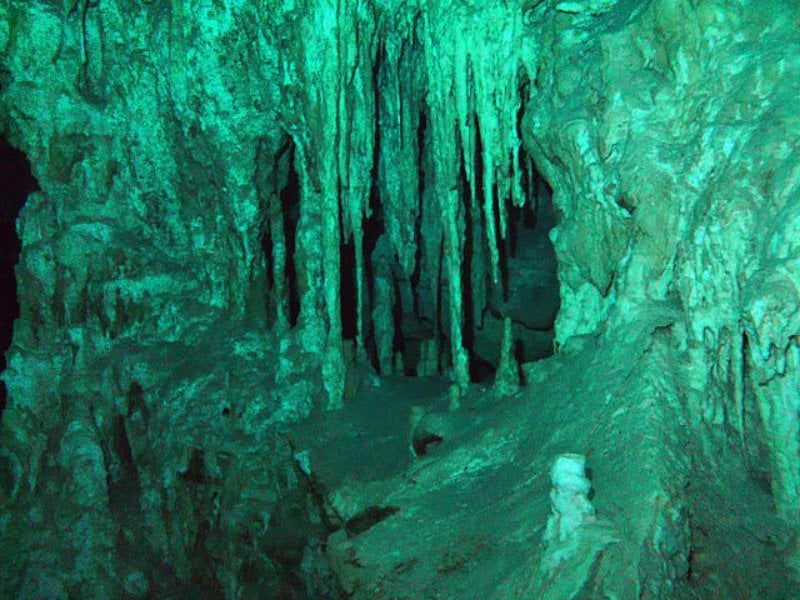 伯利兹蓝洞洞穴构造