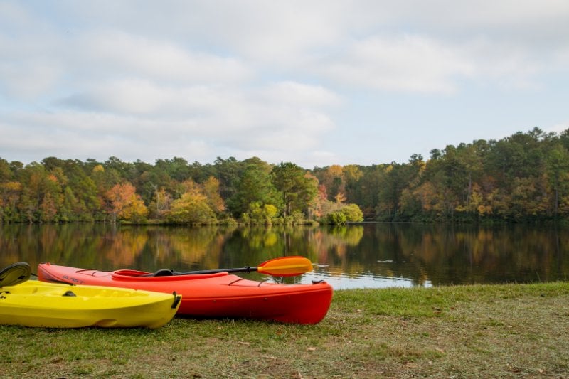 Kayak在周年州立公园